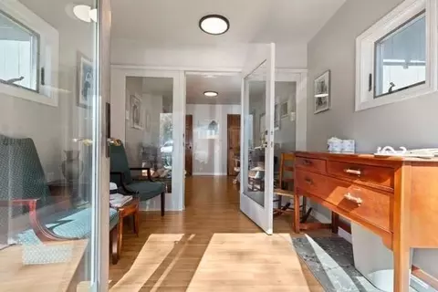 Entry Way - 33 Yale Ave, Wakefield, MA 01880 photo 3 of 6