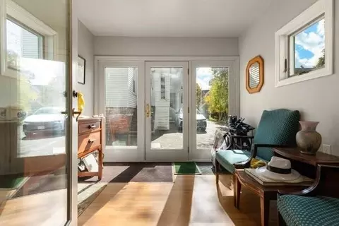 Entry Way - 33 Yale Ave, Wakefield, MA 01880 photo 2 of 6