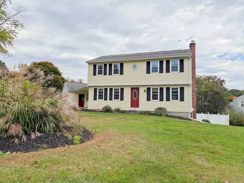 9 Stony Hill Rd, Agawam, MA 01030