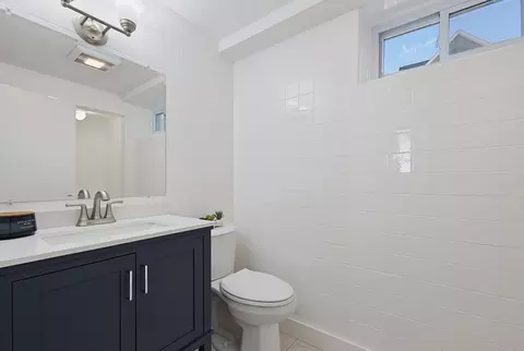 Bath - 30 Taft Ln, Dedham, MA 02026 photo 4 of 4