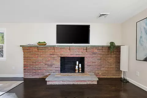 Living - 30 Taft Ln, Dedham, MA 02026 photo 2 of 4