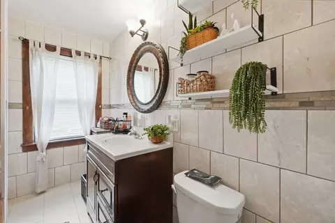 Bath - 169 Forest Park Ave, Springfield, MA 01108 photo 2 of 3