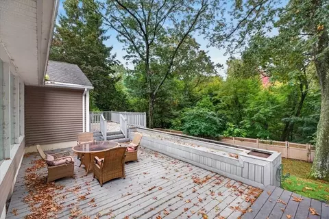 Exterior - 25 Ridgeway Cir, Springfield, MA 01118 photo 5 of 8