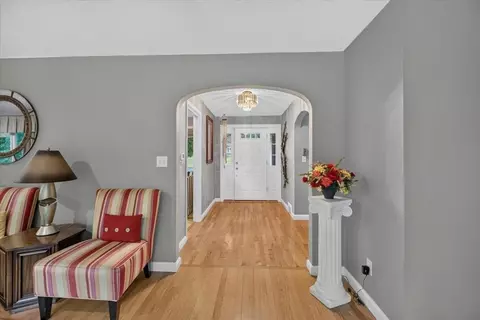 Entry Way - 25 Ridgeway Cir, Springfield, MA 01118 photo 1 of 1