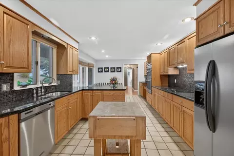 Kitchen - 25 Ridgeway Cir, Springfield, MA 01118 photo 3 of 3