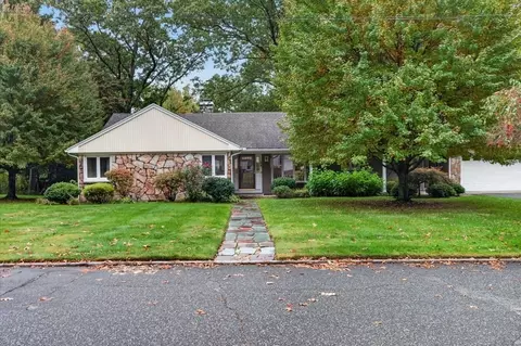 Exterior - 25 Ridgeway Cir, Springfield, MA 01118 photo 3 of 8