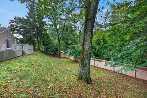 Exterior - 25 Ridgeway Cir, Springfield, MA 01118 photo 6 of 8