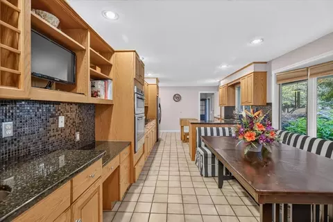 Kitchen - 25 Ridgeway Cir, Springfield, MA 01118 photo 1 of 3