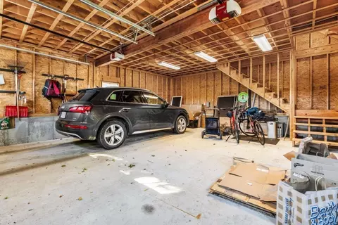 Exterior - 108 Kilby St, Hingham, MA 02043 photo 4 of 11