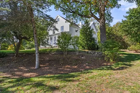 Exterior - 108 Kilby St, Hingham, MA 02043 photo 11 of 11