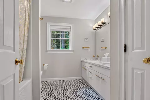 Bath - 8 Larch Rd, Acton, MA 01720 photo 3 of 3