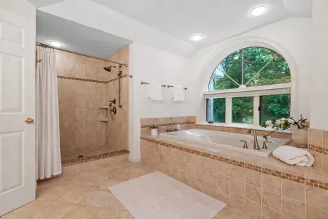 Bath - 8 Larch Rd, Acton, MA 01720 photo 2 of 3