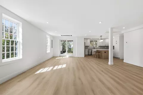 Living - 964 Washington St #2, Gloucester, MA 01930 photo 2 of 3