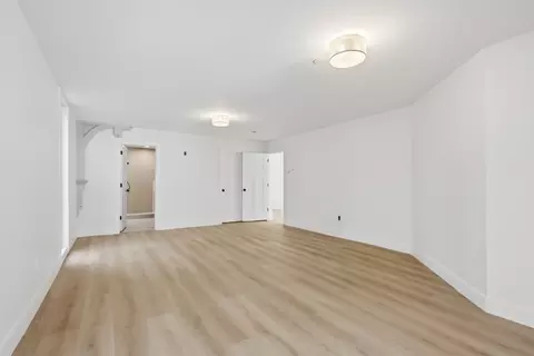 Living - 964 Washington St #2, Gloucester, MA 01930 photo 3 of 3