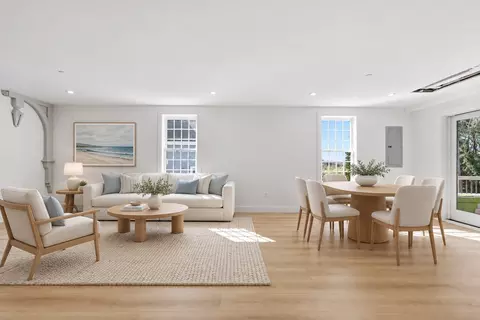 Living - 964 Washington St #2, Gloucester, MA 01930 photo 1 of 3