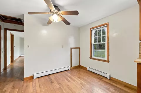 Entry Way - 110 Bridge Rd, Northampton, MA 01062 photo 3 of 6