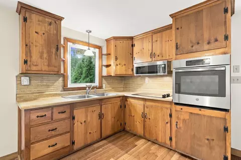 Kitchen - 110 Bridge Rd, Northampton, MA 01062 photo 6 of 7