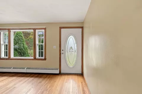 Entry Way - 110 Bridge Rd, Northampton, MA 01062 photo 1 of 6