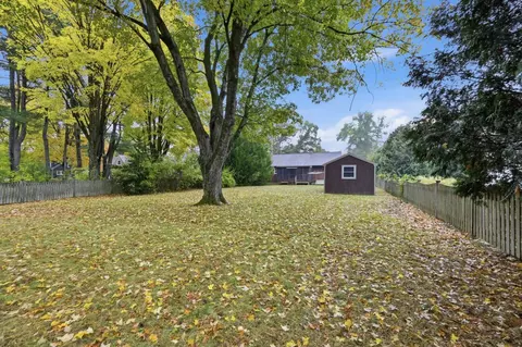 Exterior - 110 Bridge Rd, Northampton, MA 01062 photo 3 of 11