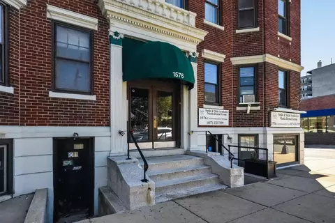 1576 Commonwealth Ave #1, Brighton, MA 02135