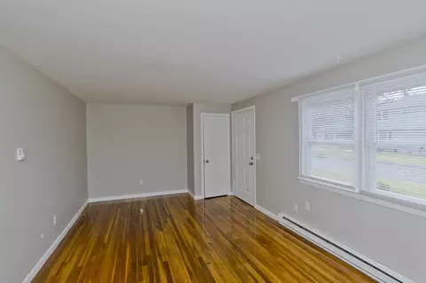 Living - 5 Ellen St # -7, Springfield, MA 01104 photo 5 of 5