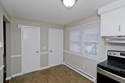 Entry Way - 5 Ellen St # -7, Springfield, MA 01104 photo 1 of 1