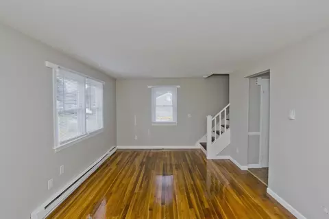 Living - 5 Ellen St # -7, Springfield, MA 01104 photo 2 of 5