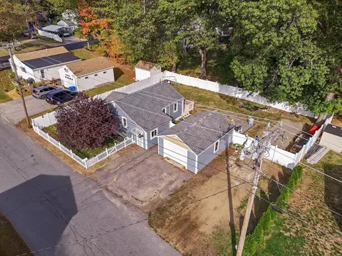 2 Burnside Ln, Merrimac, MA 01860