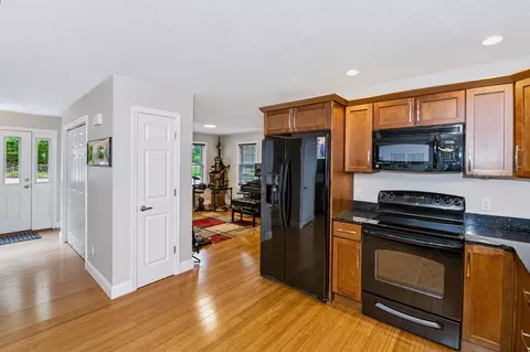 Entry Way - 54 Lower Gore Rd, Webster, MA 01570 photo 2 of 5