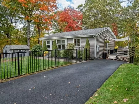 72 Crawford St, Northborough, MA 01532