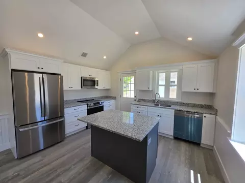 87 Acapesket Rd #3B, Falmouth, MA 02536