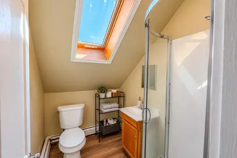 Bath - 405 Warren St, Fall River, MA 02721 photo 1 of 1