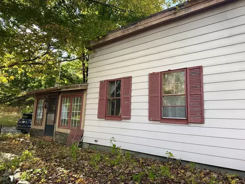Exterior - 174 Main St, Haydenville, MA 01039 photo 6 of 12