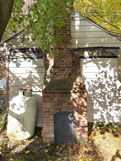 Exterior - 174 Main St, Haydenville, MA 01039 photo 10 of 12