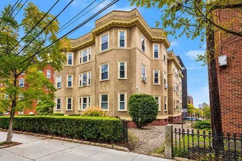 22 Centre St #3, Cambridge, MA 02139