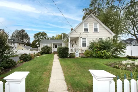 112 Arlington St, Rockland, MA 02370