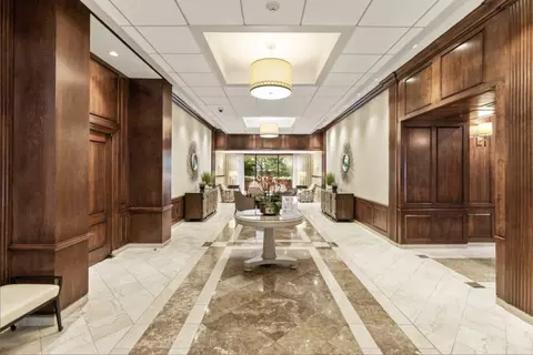 2 Hawthorne Pl #5H, Boston, MA 02114