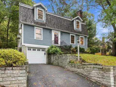 28 Ledgelawn Ave, Lexington, MA 02420