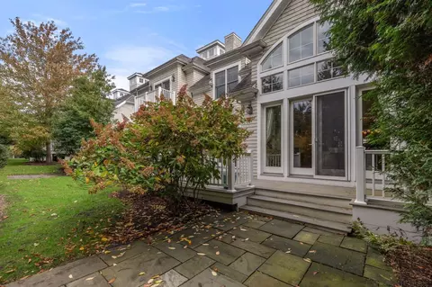 Exterior - 39 Backriver Rd #39, Hingham, MA 02043 photo 4 of 5