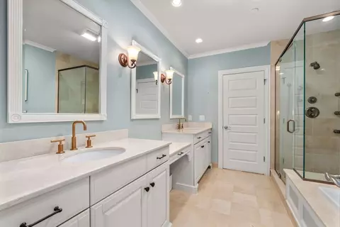 Bath - 39 Backriver Rd #39, Hingham, MA 02043 photo 2 of 5