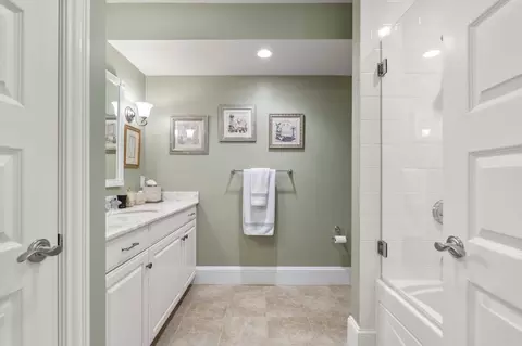 Bath - 39 Backriver Rd #39, Hingham, MA 02043 photo 5 of 5