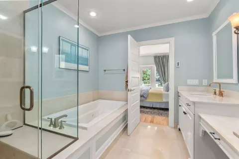 Bath - 39 Backriver Rd #39, Hingham, MA 02043 photo 3 of 5