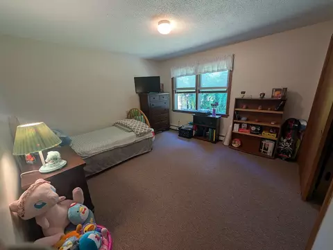 Bedroom - 434 Harvard Ave, Athol, MA 01331 photo 1 of 4