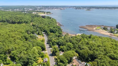 View/Area - 349 351 Western Ave, Gloucester, MA 01930 photo 3 of 8