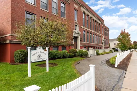215 Harvard St #48, Medford, MA 02155