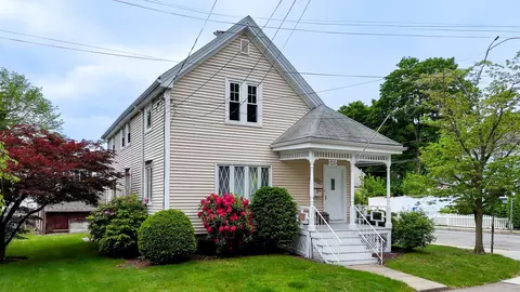 142 Dale St, Waltham, MA 02451