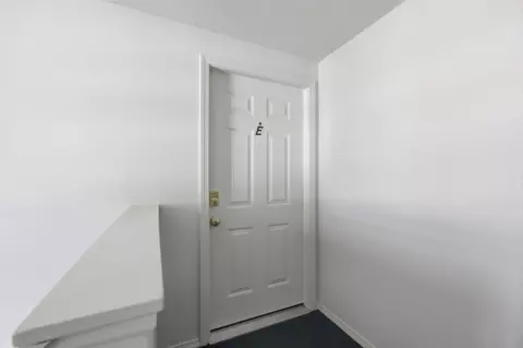 Entry Way - 5 Maple Crest Cir #E, Holyoke, MA 01040 photo 6 of 6