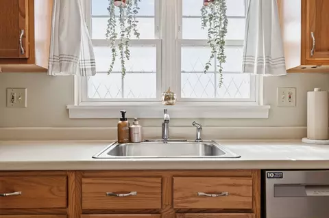 Kitchen - 5 Maple Crest Cir #E, Holyoke, MA 01040 photo 2 of 4
