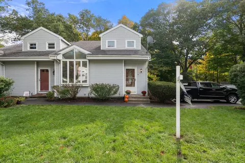 8 Lauren Dr #8, Rockland, MA 02370