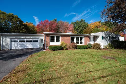 112 Bonnydale Rd, Leominster, MA 01453